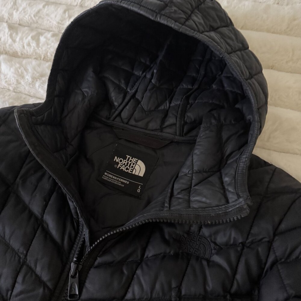 The North Face Women's Thermoball Parka-Black-L - Picture 4 of 4